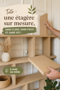 Etagère sur mesure en bois sans clous ni vis, décorée avec des livres et des plantes.